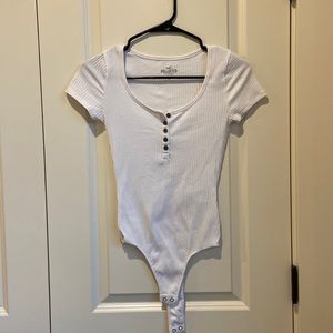 White ribbed short sleeve button bodysuit